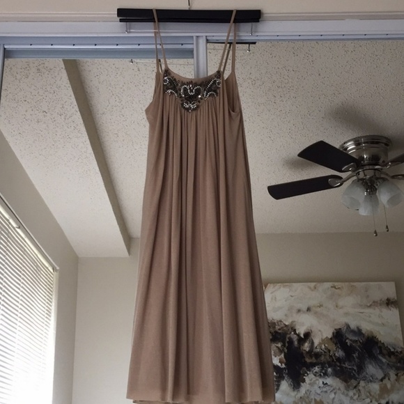 Beautiful nude dress with beaded embellishments - Picture 4 of 5